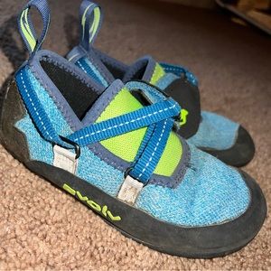Kids Evolv climbing shoes size 2